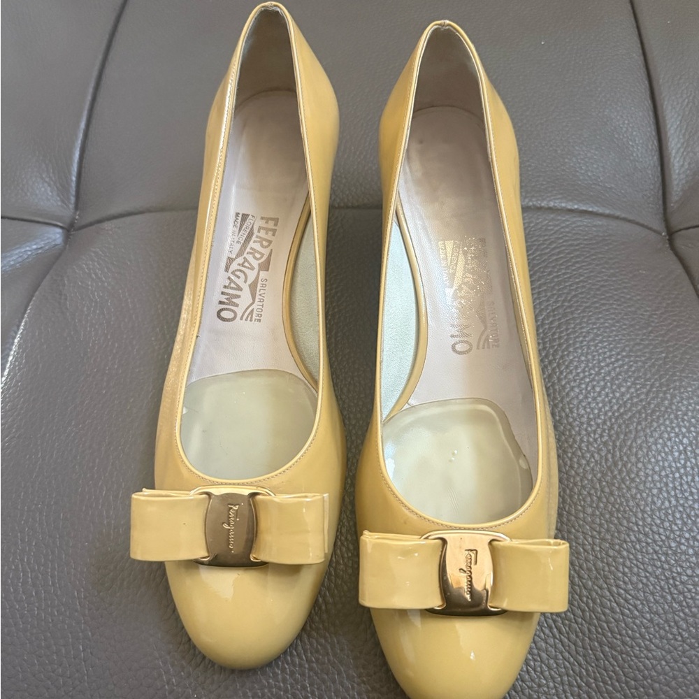 Used Salvatore Ferragamo Women shoes size 8.5